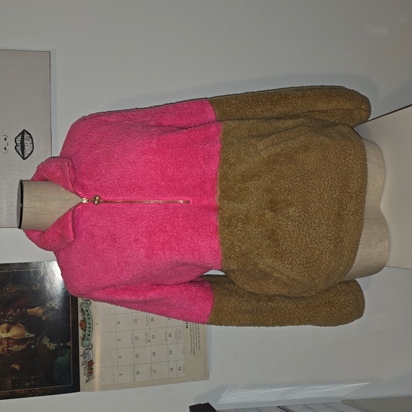 Lili Pulitzer Keala Sherpa - Picture 2 of 7